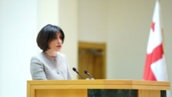 Министр иностранных дел Мака Бочоришвили в парламенте. 15 апреля, 2026 г. 
