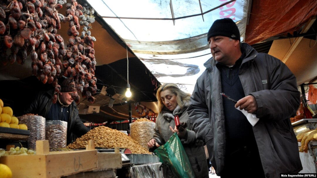 По подсчетам, застолье с традиционными новогодними блюдами обойдется жителям Грузии в 350-400 лари