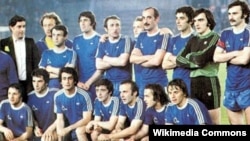 Тбилисское «Динамо», Дюссельдорф, 13 мая 1981. Виталий Дараселия - первый слева в нижнем ряду