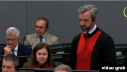 Avokati i Selimit, Eric Tully.