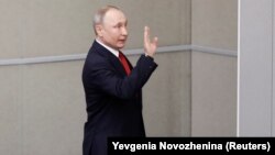 Vladimir Putin în Duma de la Moscova