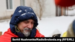 Отец впервые разговаривает с сыном, вернувшимся из российского плена. «Три года и почти три месяца без одного дня. Но трех месяцев уже не будет», – говорит Иван о сыне