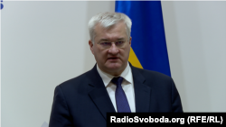 «Наш головний пріоритет – єдність, сила та рішучість Європи. Немає часу для вузьких інтересів, дрібного шантажу, троянських коней. Це екзистенційний момент для Європи»