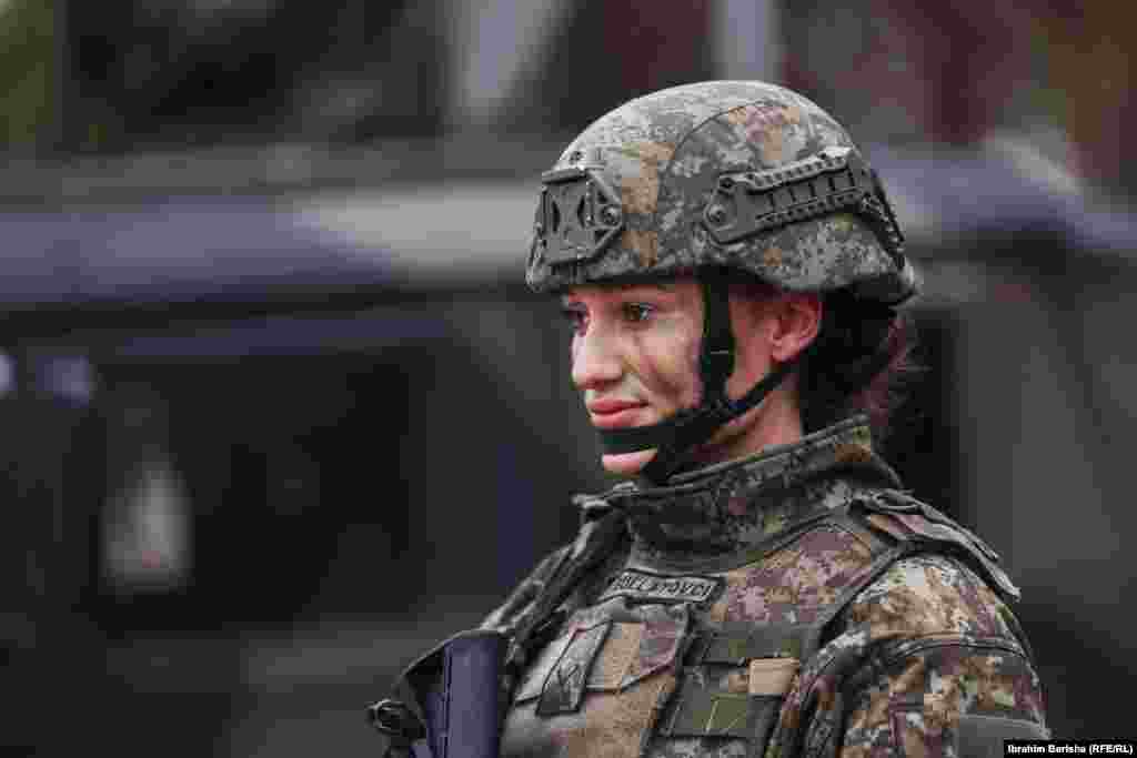 Një pjesëtare e FSK-së. 