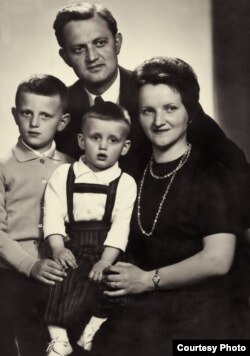 Юрій Бача зі своєю родиною