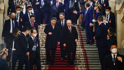 Китайският президент Си Дзинпин напусна Русия в сряда слагайки край