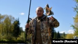Владимир Путин ловит рыбу. Сентябрь 2021 года