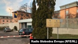 Mihajlović je, prema optužnici, propustio nadzor nad radom daktilografkinje s kojom je sarađivao, a koja je prisvojila skoro 113.000 eura (fotografja: zgrada Suda i Tužilaštva BiH)