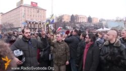 Видои майдони "Истиқлол" бо яке аз қурбониён