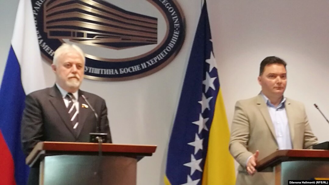 Igor Divinskij i Staša Košarac na konferenciji u Sarajevu