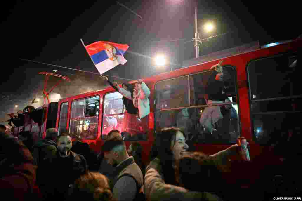 Kandidat Srpske napredne stranke za premijera Aleksandar Vučić priznao je poraz na izborima.