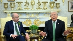 دونالد ترامپ (راست) رئیس‌جمهور آمریکا، و میشل مارتین نخست‌وزیر ایرلند در دفتر بیضی کاخ سفید