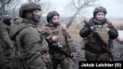 Həbsxanadan azadlığa buraxılan stajor-əsgərlər təlim keçərkən