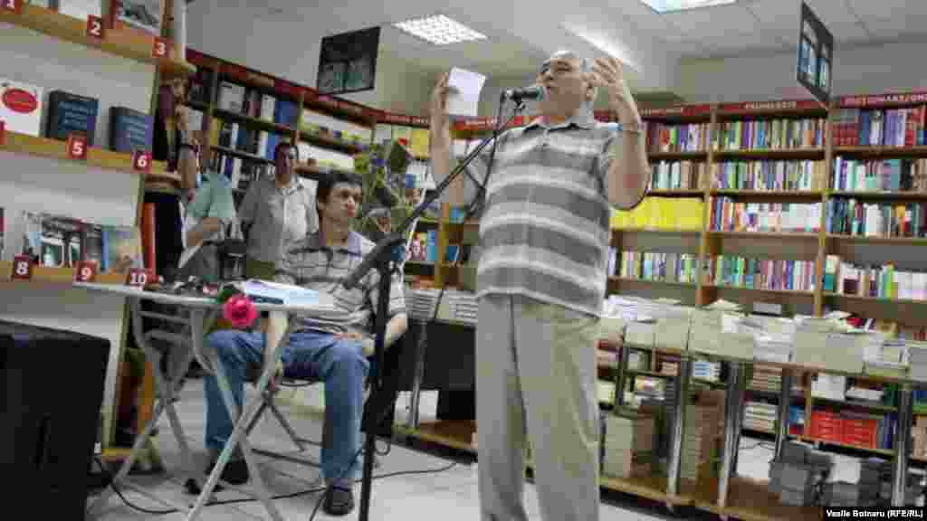 Eugen Lungu pledează pentru gramatică...