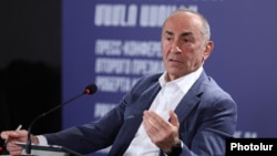 Armenia - Former President Robert Kocharian speaks during a news conference in Yerevan, October 7, 2025.