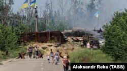 За її словами, з приводу подальшого демонтажу фортифікаційних споруд в районі Станиці Луганської сторони вирішили впродовж тижня узгодити графік знесення цих споруд, графік має погодити СММ ОБСЄ