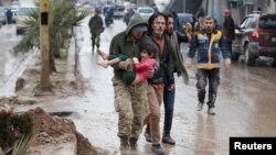Spašavanje ljudi nakon zemljotresa u sirijskom gradu Džandarisu, pod kontrolom pobunjenika