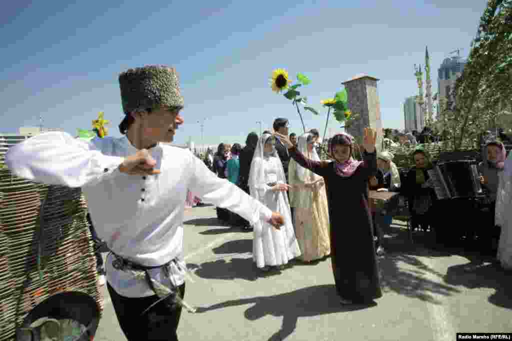 Охан-беттан 25-чу дийнахь нохчийн меттан де даздира Соьлж-гIалахь. 