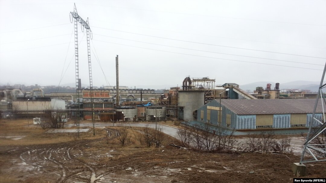The disused refinery and other facilities of the Trepca mining complex in Mitrovica testify to the derelict nature of Kosovo's economy since 1999. 