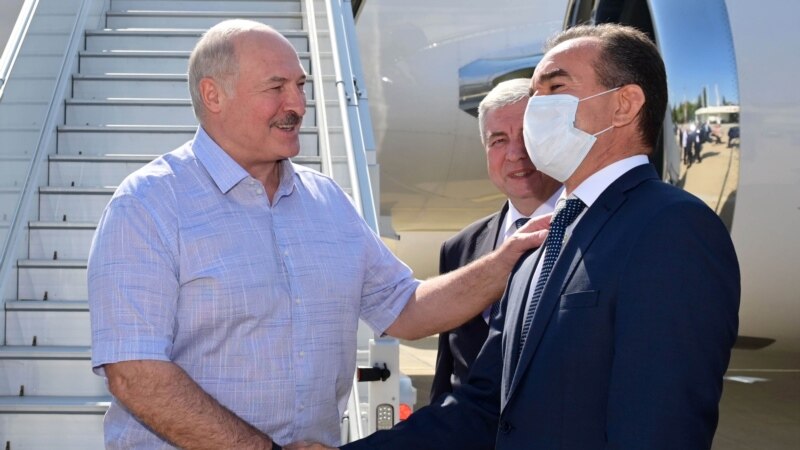 Русия ба Беларус 1,5 миллиард доллар қарз медиҳад. Ҷузъиёти мулоқоти Путину Лукашенко