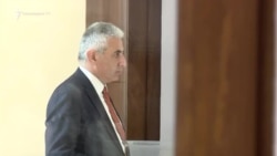 Էդգար Ղազարյանն այսօր էլ խորհրդարանից հեռացավ դժգոհ. իշխանականներից ոչ մեկը չընդունեց նրան