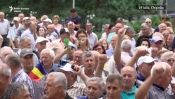 Protest la Chișinău: „Înconjurăm Parlamentul”