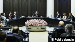Armenia - Prime Minister Nikol Pashinian chairs a cabinet meeting in Yerevan, August 20, 2026.