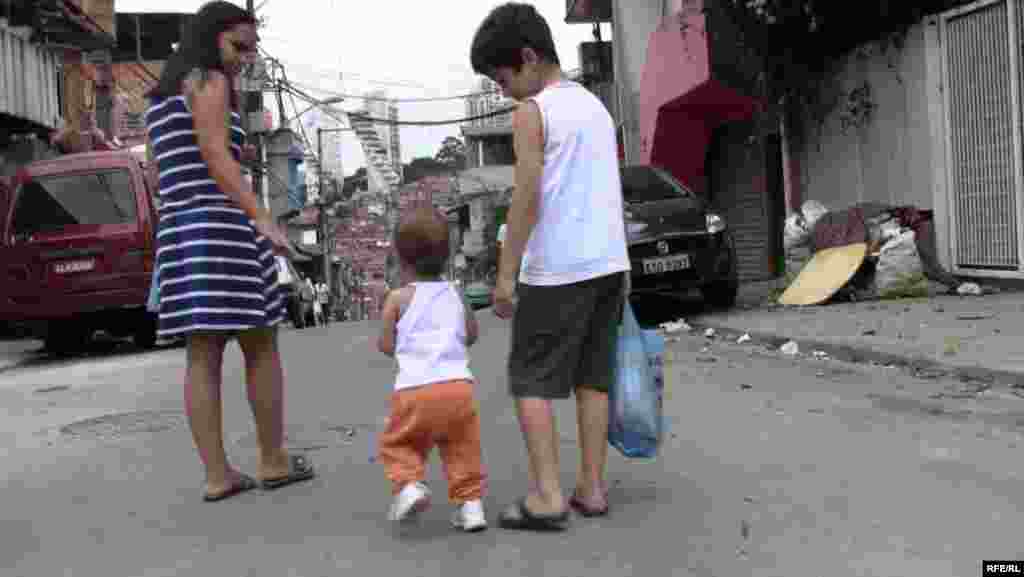 Paraisapolis Community Program #68