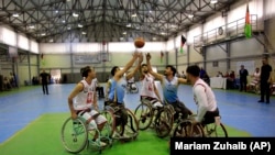 تصویر آرشیف: برخی از اعضای تیم ملی باسکتبال معلولین افغانستان 
