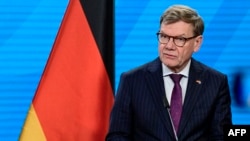 Йоганн Вадефуль назвав реакцію Берліна на інцидент у Лейпцизі, відповідальність за який поклали на Росію, необхідною й пропорційною
