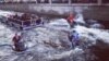 Деды Морозы и Снегурочки устроили гонки на аквабайках по Неве