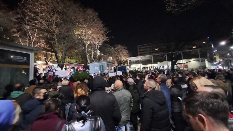 Protestë në Beograd kundër muralit kushtuar Mlladiqit