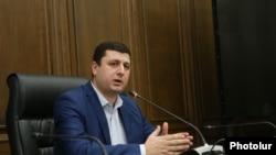 Депутат оппозиционной фракции «Честь имею» Тигран Абраамян
