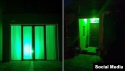 Зеленый свет в окнах польских домов