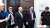 Fondatorul PDMM, Vladimir Cebotari (al treilea din stânga) și liderul formațiunii, Boris Foca, la depunerea cererii de înregistrare la CEC, pe 18 august