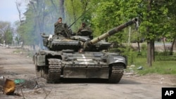 Російський танк на Донбасі. Маріуполь, травень 2022 року