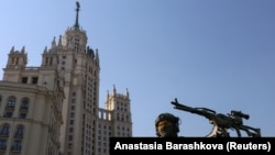 Аналітики зауважують, що Росія оголошує дедалі різкіші погрози ескалації проти України напередодні односторонньо оголошеного припинення вогню до 9 травня
