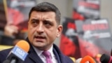 Partidul lui George Simion, Alianța pentru Unirea Românilor (AUR) a avut o ascensiune abruptă, de la apariția în Parlament cu 10%, dublu față de necesar pt. nou-veniți, în 2020, la 18% în 2024 și mari șanse ca liderul său să intre fără emoții în turul II al prezidențialelor. 