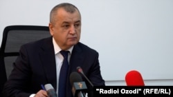 Музаффар Ашӯриён, вазири адлияи Тоҷикистон.
