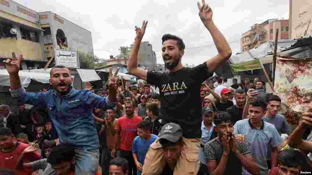 Palesztin oldalon is örömmel fogadták a fejleményeket. Ez a felvétel Khan Younisban, a Gázai övezet déli részén készült