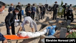 یک قبرستان جسدهای مبتلایان کووید- ۱۹ در ایران
