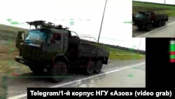 Російська військова вантажівка в прицілі українського дрона поблизу окупованого Маріуполя