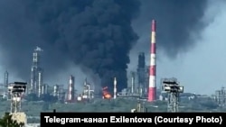 На объекте мощностью до девяти миллионов тонн нефти в год, расположенном в более чем 800 километрах от границы Украины, зафиксирован масштабный пожар, говорят в ССО