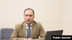 «Հանրապետություն» կուսակցության անդամ, «Եվրաքվե» քաղաքացիական նախաձեռնության լիազոր ներկայացուցիչ Արտակ Զեյնալյանը խորհրդարանում, 3-ը մարտի, 2025թ.