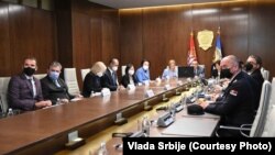 Ministar policije Srbije Aleksandar Vulin tokom video sastanka sa ministrom javne bezbednosti Kine, 27. maj