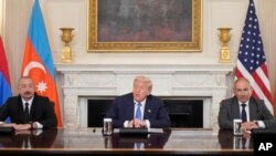 ლიდერებმა სამშვიდობო დეკლარაციაზე ხელმოწერის შემდეგ ჟურნალისტების შეკითხვებს უპასუხეს.