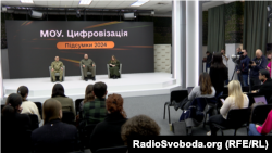 «Онлайн-рекрутинг буде розвиватися і буде якраз «людяною» такою, сервісною альтернативою примусовій мобілізації. Україна має дуже швидко розвиватися в цьому напрямку», – Черногоренко