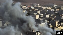 Дым от воздушных ударов в сирийском селе. Иллюстративное фото.
