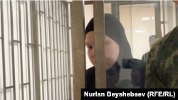 Мээрим Узакбаева Бишкек шаардык сотундагы отурумда. 12-июнь, 2026-жыл.