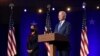 Joe Biden demokrata elnökjelölt beszéde, oldalán Kamala Harris alelnökjelölttel a delaware-i Wilmingtonban 2020. november 7-én.